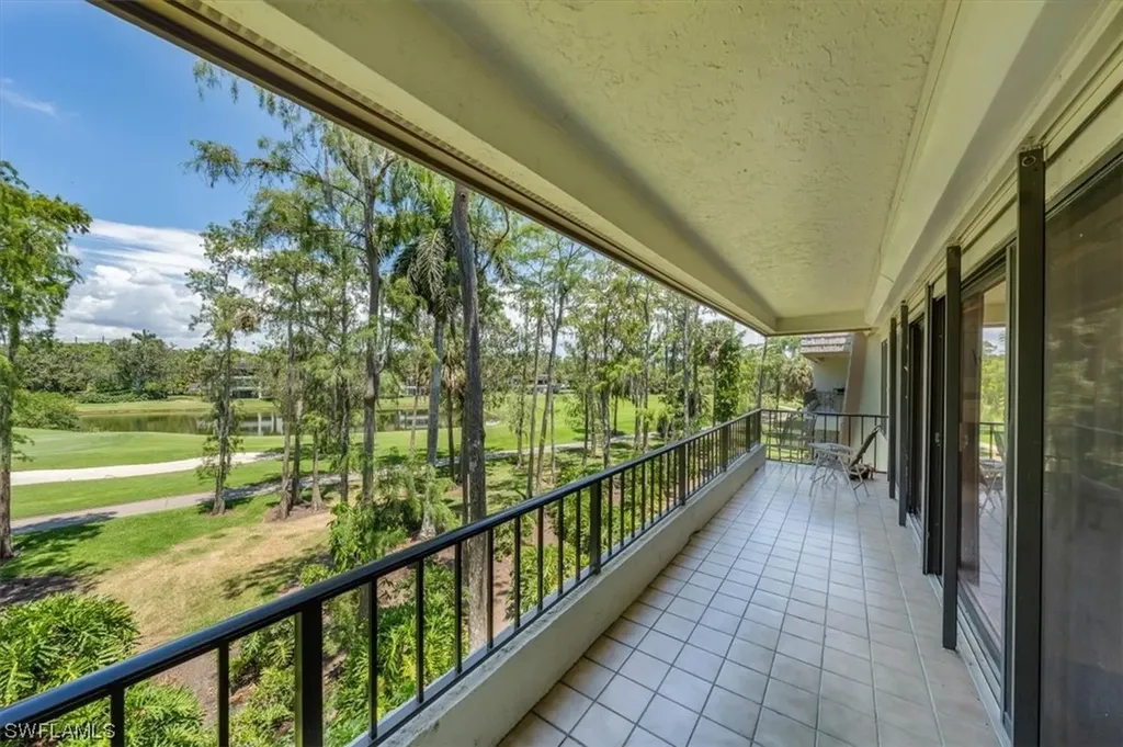 103 Clubhouse Lane Naples FL 34105