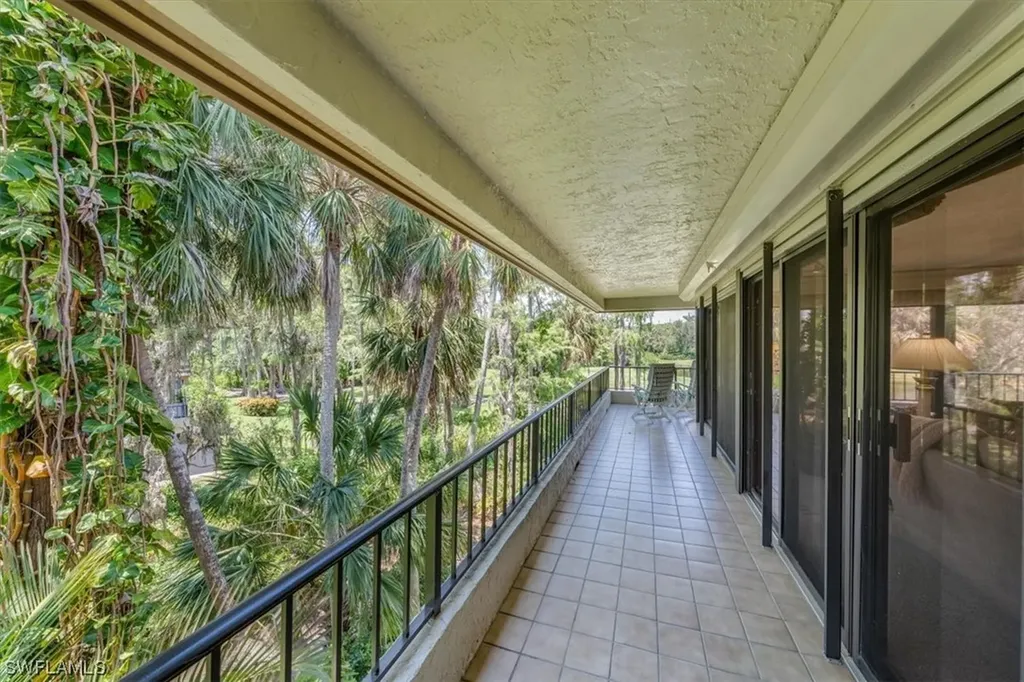 103 Clubhouse Lane Naples FL 34105