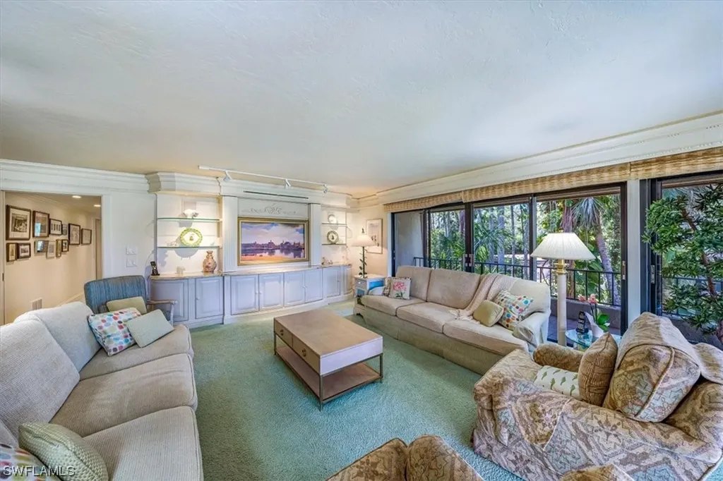 103 Clubhouse Lane Naples FL 34105