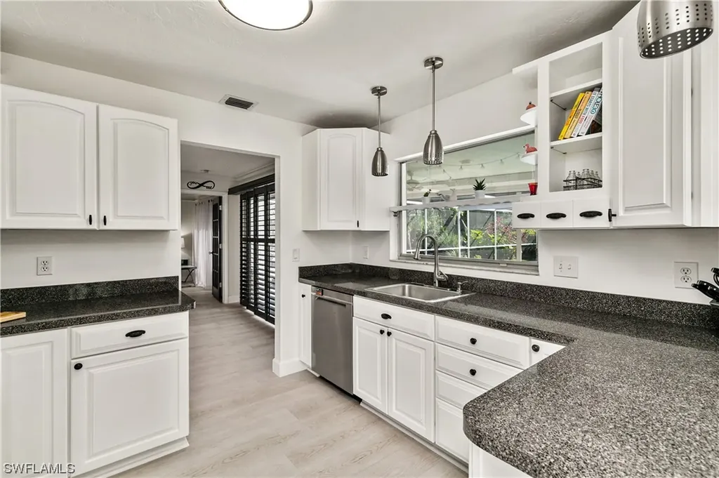3805 SE 2nd Avenue Cape Coral FL 33904