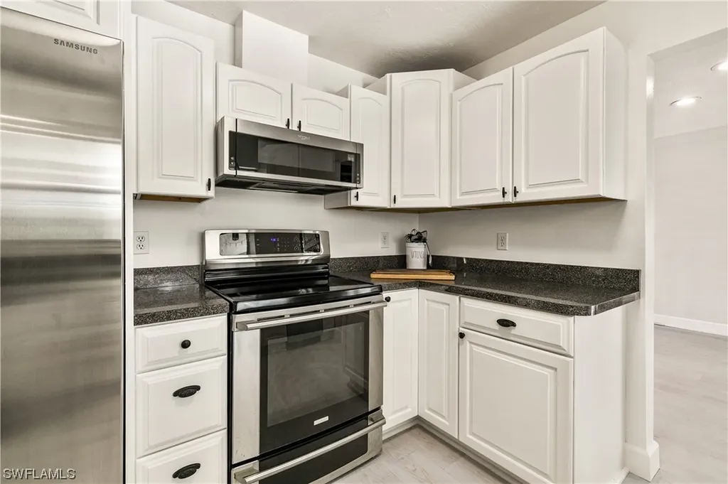 3805 SE 2nd Avenue Cape Coral FL 33904