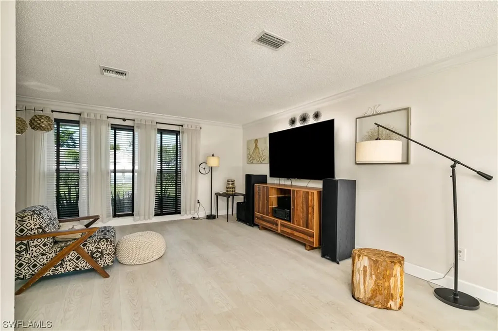 3805 SE 2nd Avenue Cape Coral FL 33904