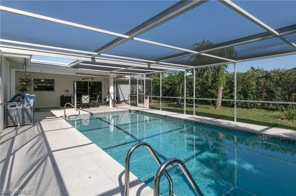 3805 SE 2nd Avenue Cape Coral FL 33904