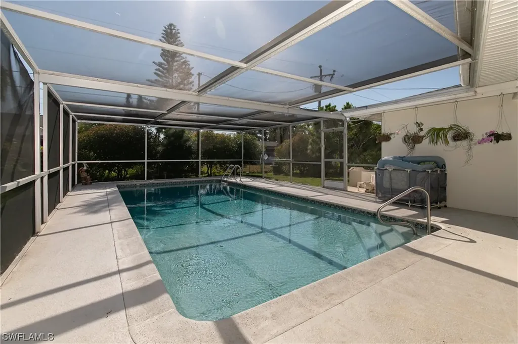 3805 SE 2nd Avenue Cape Coral FL 33904