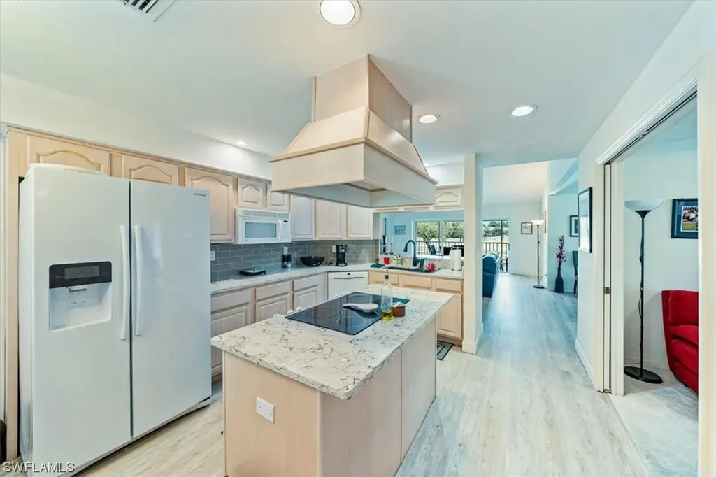 231 Via Perignon Naples FL 34119