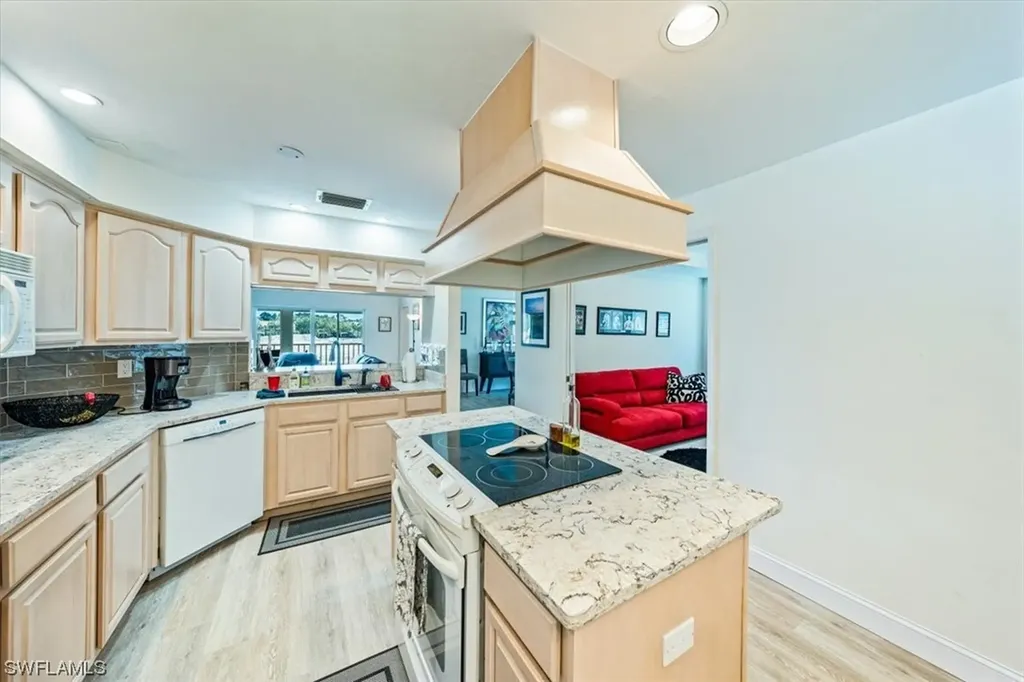 231 Via Perignon Naples FL 34119