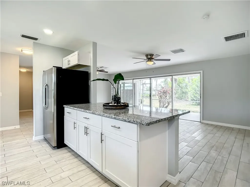 5213 Elm Court Cape Coral FL 33904