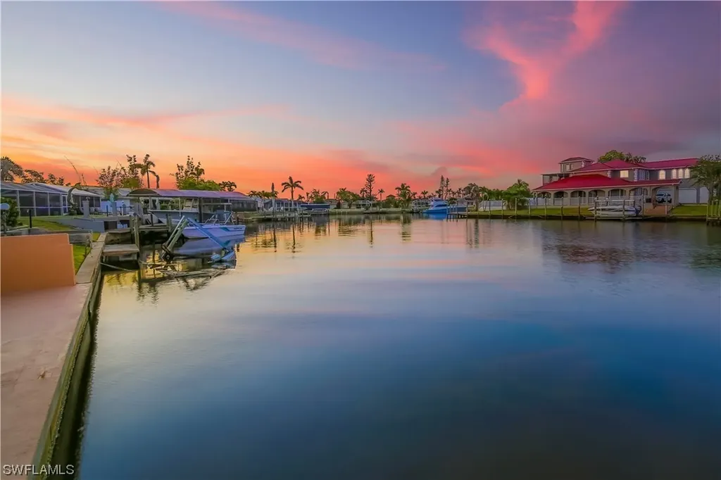 1902 SE 45th Street Cape Coral FL 33904