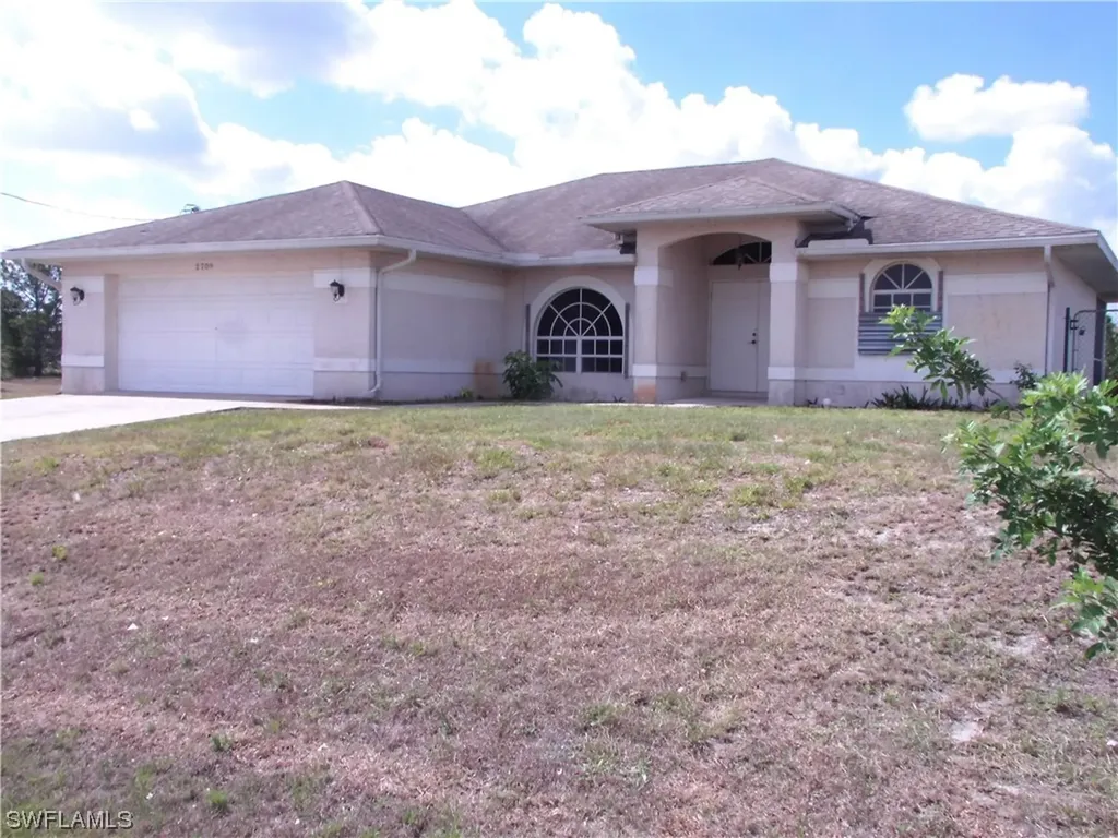 2709 37th Street SW Lehigh Acres FL 33976