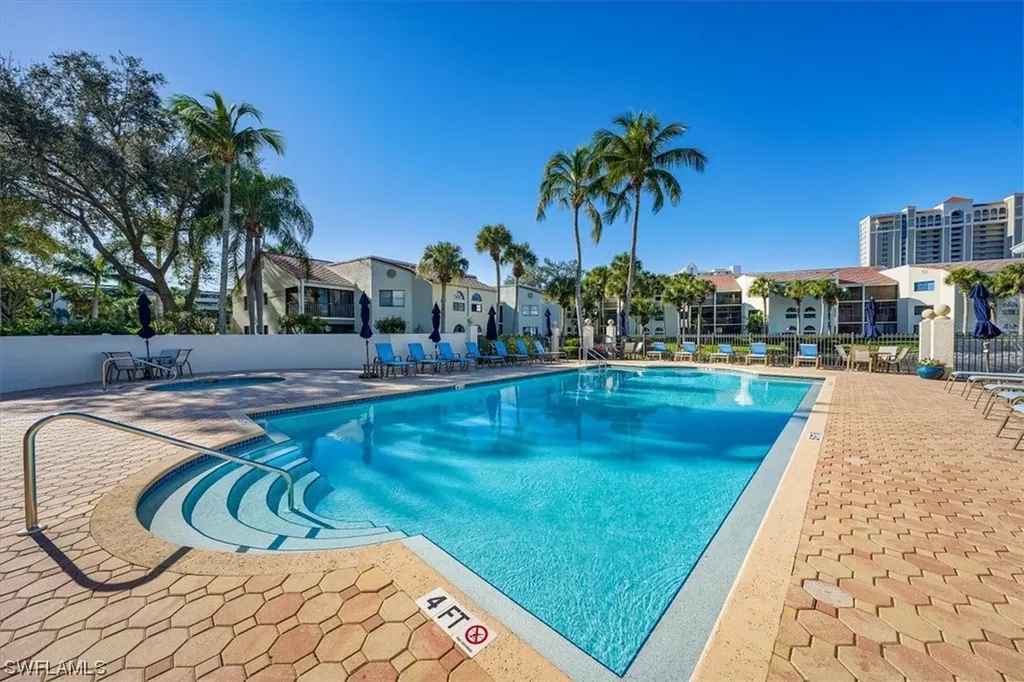 6500 Valen Way Naples FL 34108