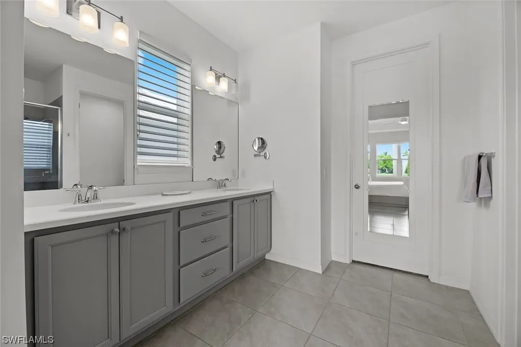 14572 Topsail Drive Naples FL 34114