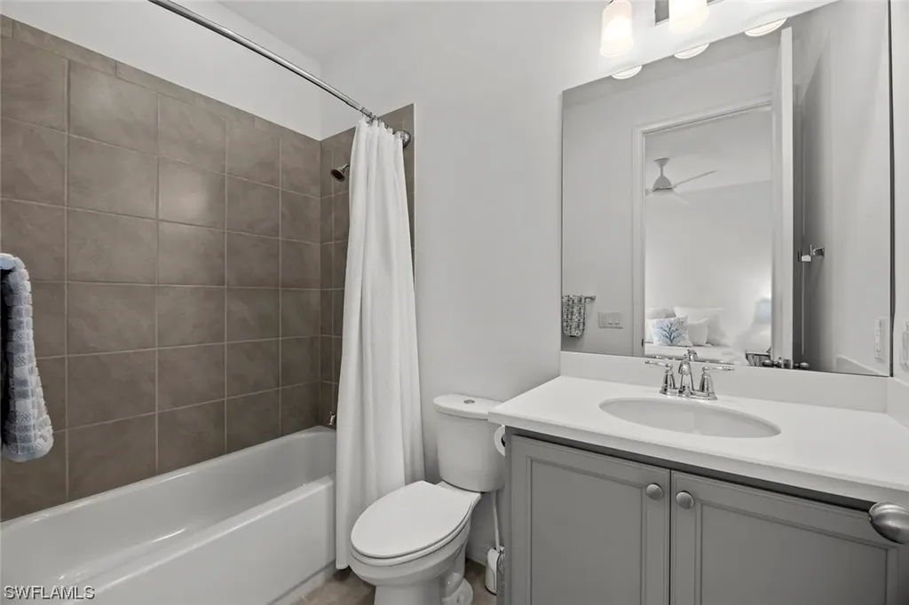 14572 Topsail Drive Naples FL 34114