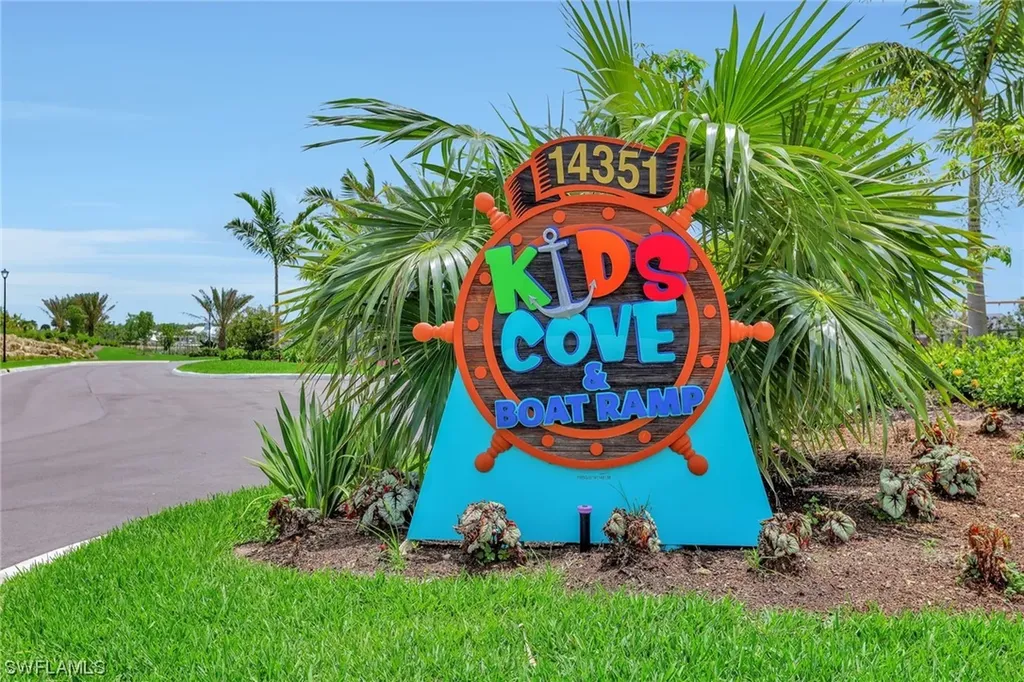 14572 Topsail Drive Naples FL 34114