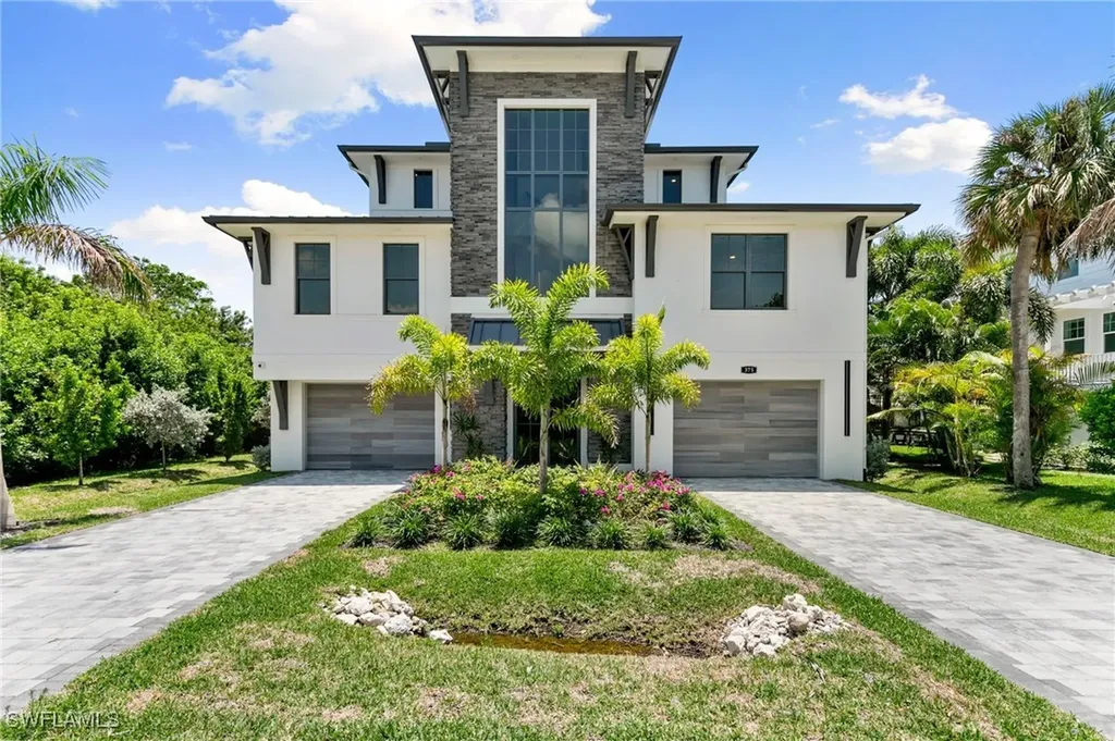 375 Periwinkle Court Marco Island FL 34145