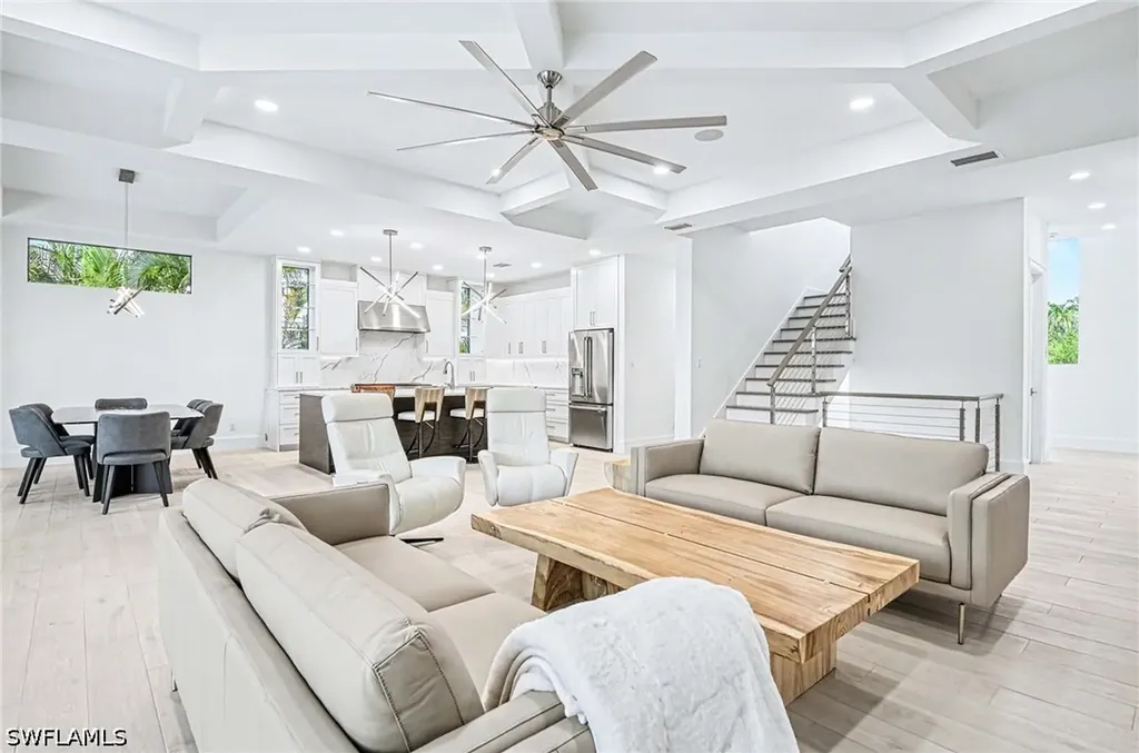 375 Periwinkle Court Marco Island FL 34145
