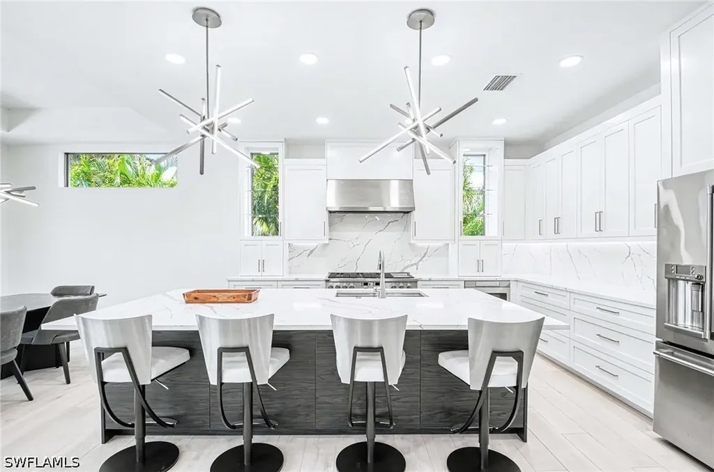 375 Periwinkle Court Marco Island FL 34145