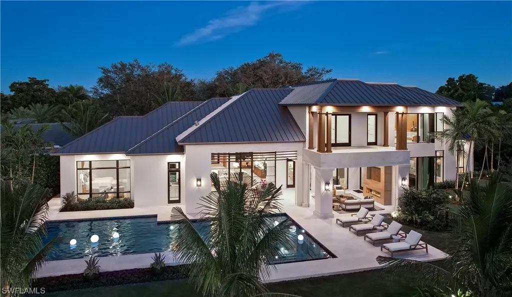 700 Tamarind Court Naples FL 34108