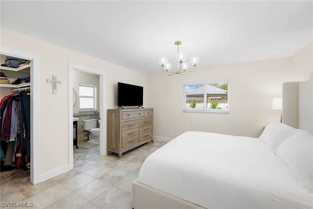573 98th Avenue N Naples FL 34108