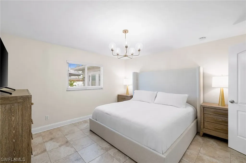 573 98th Avenue N Naples FL 34108