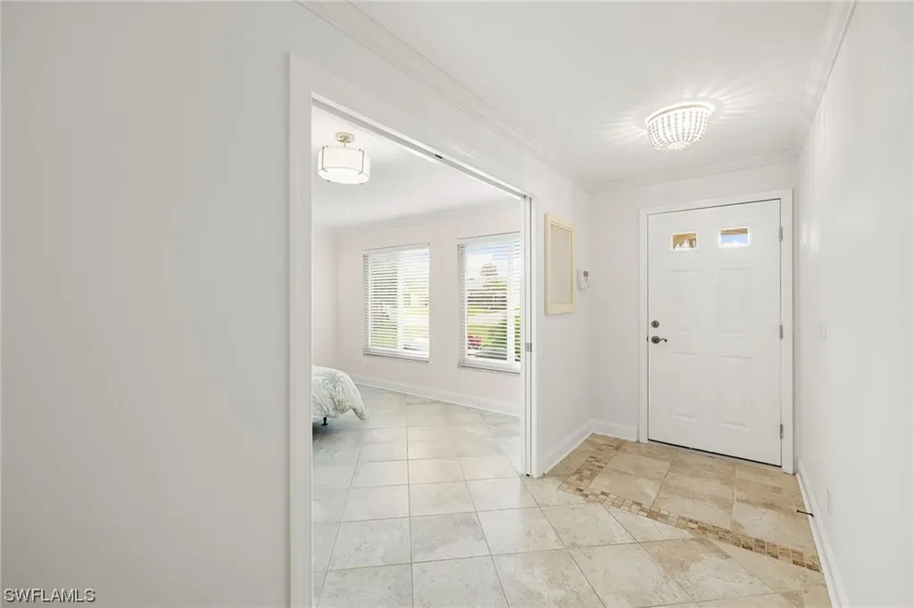 573 98th Avenue N Naples FL 34108