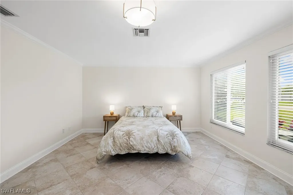 573 98th Avenue N Naples FL 34108