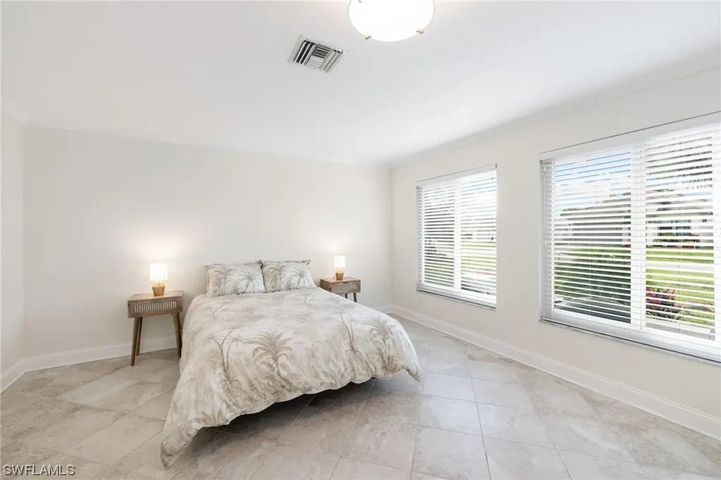 573 98th Avenue N Naples FL 34108