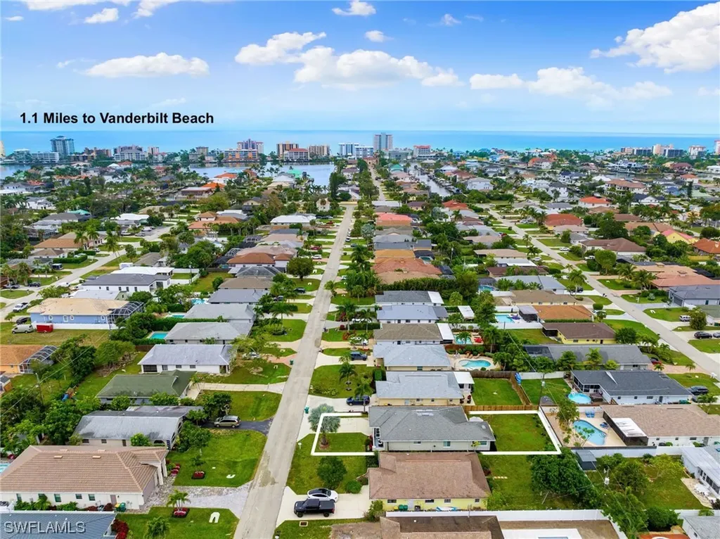 573 98th Avenue N Naples FL 34108