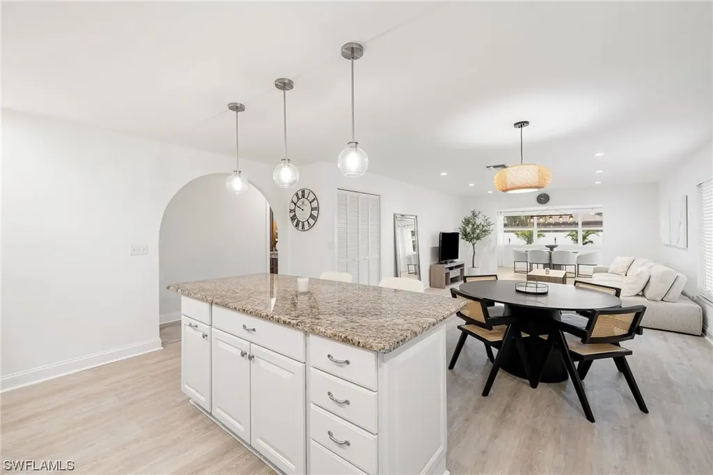 573 98th Avenue N Naples FL 34108