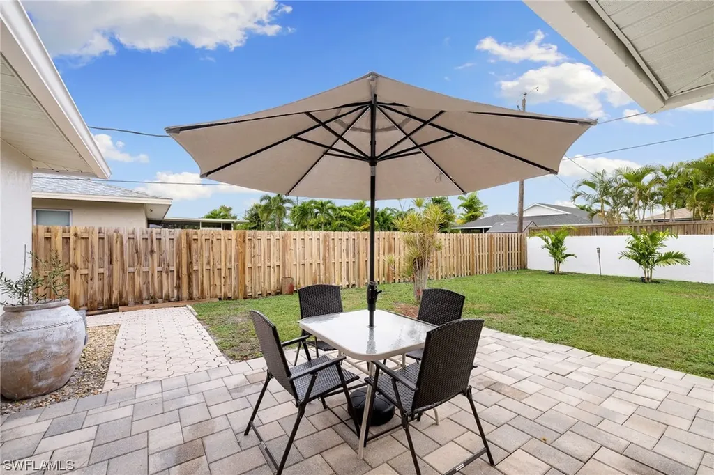 573 98th Avenue N Naples FL 34108