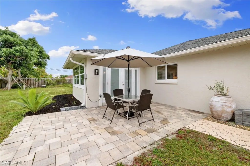 573 98th Avenue N Naples FL 34108