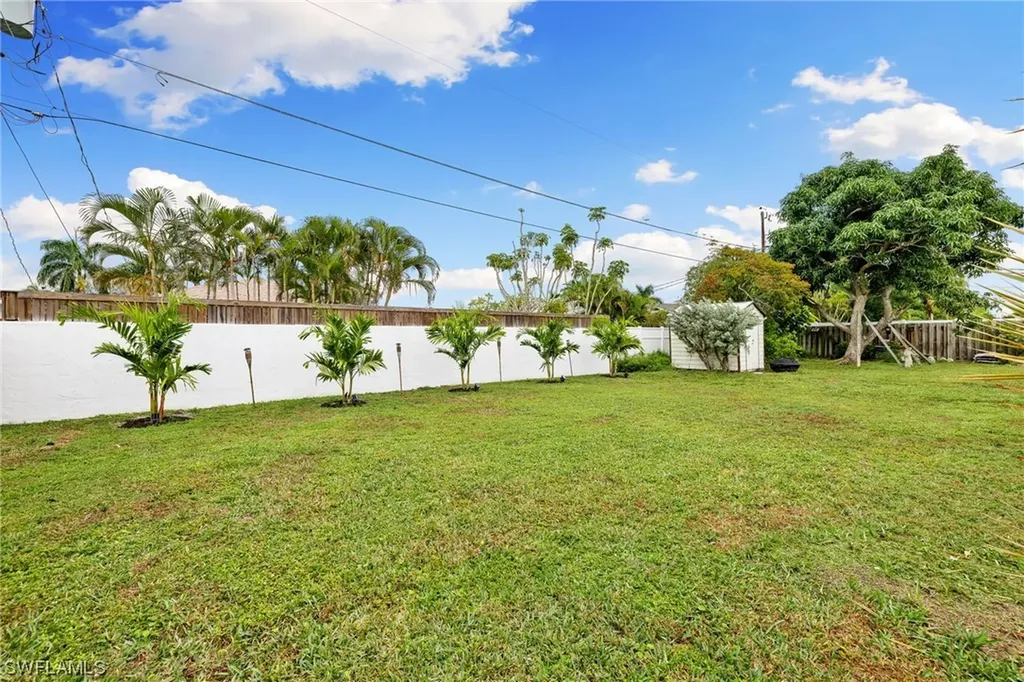 573 98th Avenue N Naples FL 34108