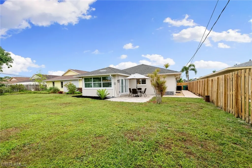 573 98th Avenue N Naples FL 34108