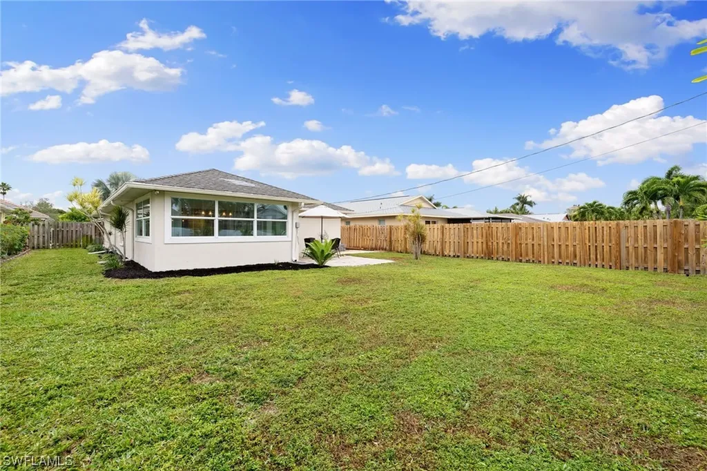 573 98th Avenue N Naples FL 34108