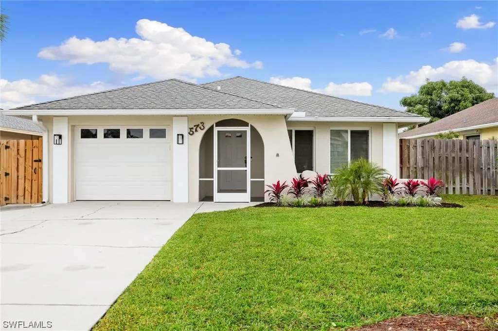 573 98th Avenue N Naples FL 34108