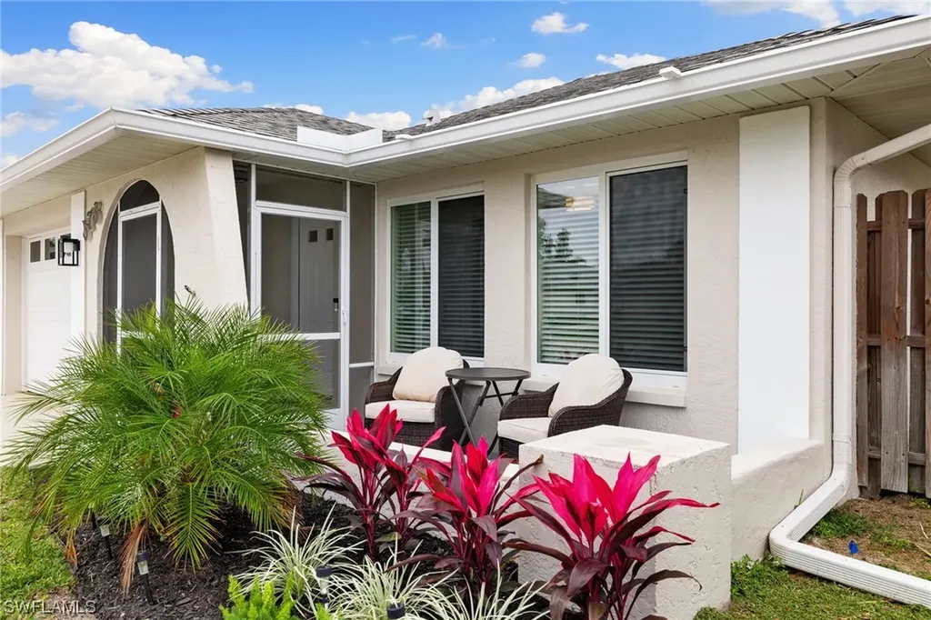 573 98th Avenue N Naples FL 34108