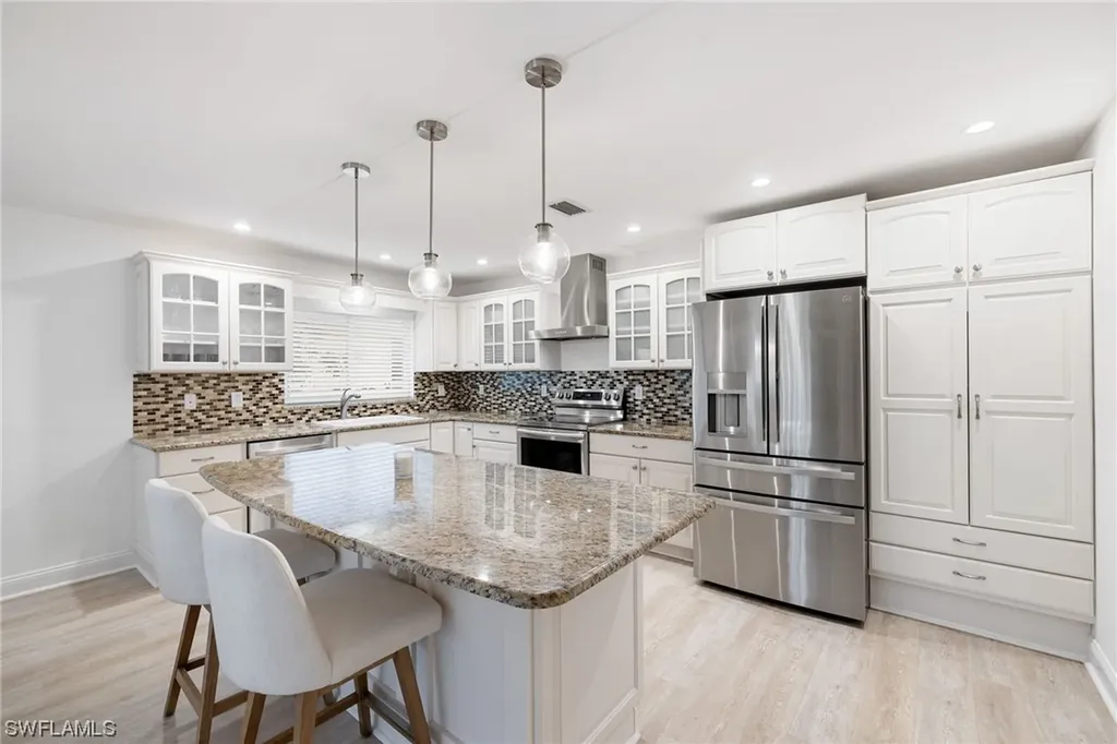 573 98th Avenue N Naples FL 34108
