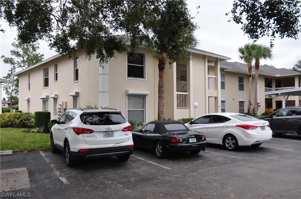 784 Landover Circle Naples FL 34104