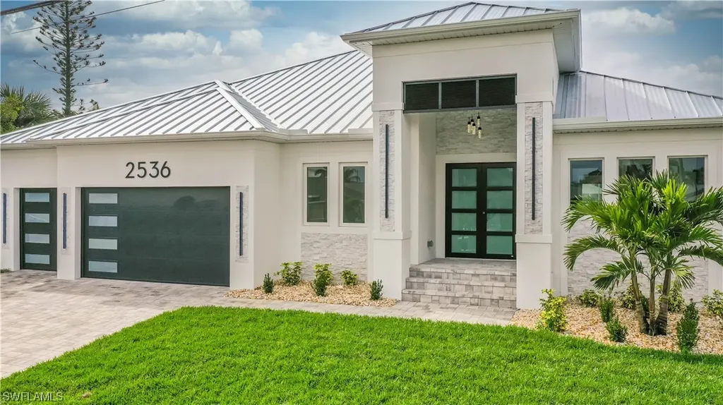 2536 SE 25th Avenue Cape Coral FL 33904