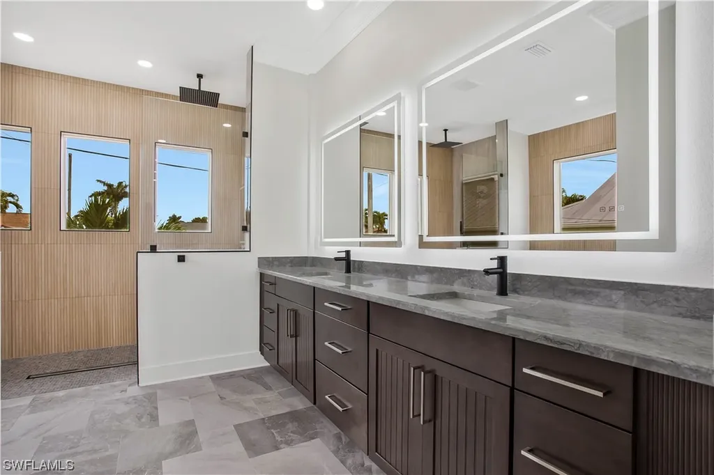 2536 SE 25th Avenue Cape Coral FL 33904