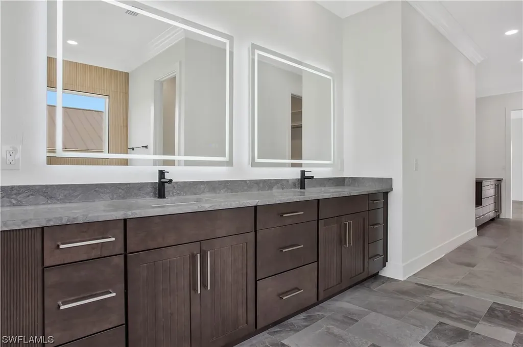2536 SE 25th Avenue Cape Coral FL 33904