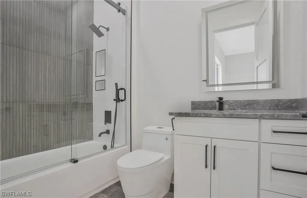 2536 SE 25th Avenue Cape Coral FL 33904