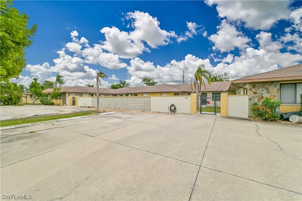 1016 SE 8th Street Cape Coral FL 33990