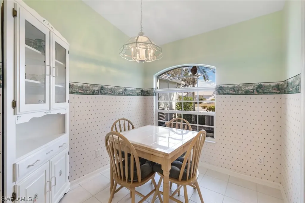 5485 Whitten Drive Naples FL 34104