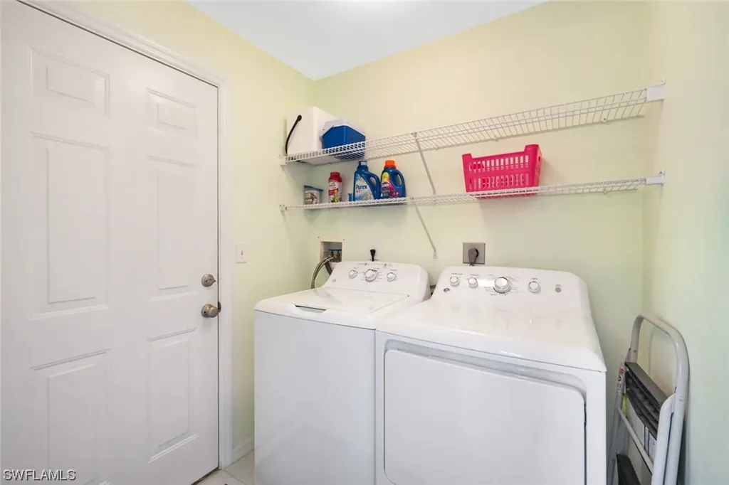5485 Whitten Drive Naples FL 34104