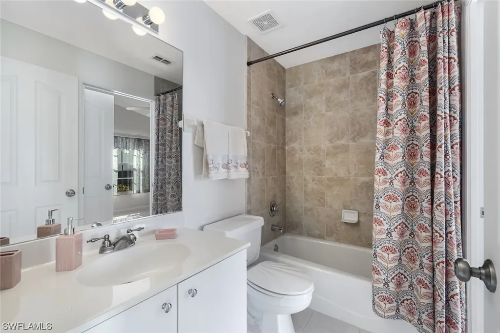 5485 Whitten Drive Naples FL 34104