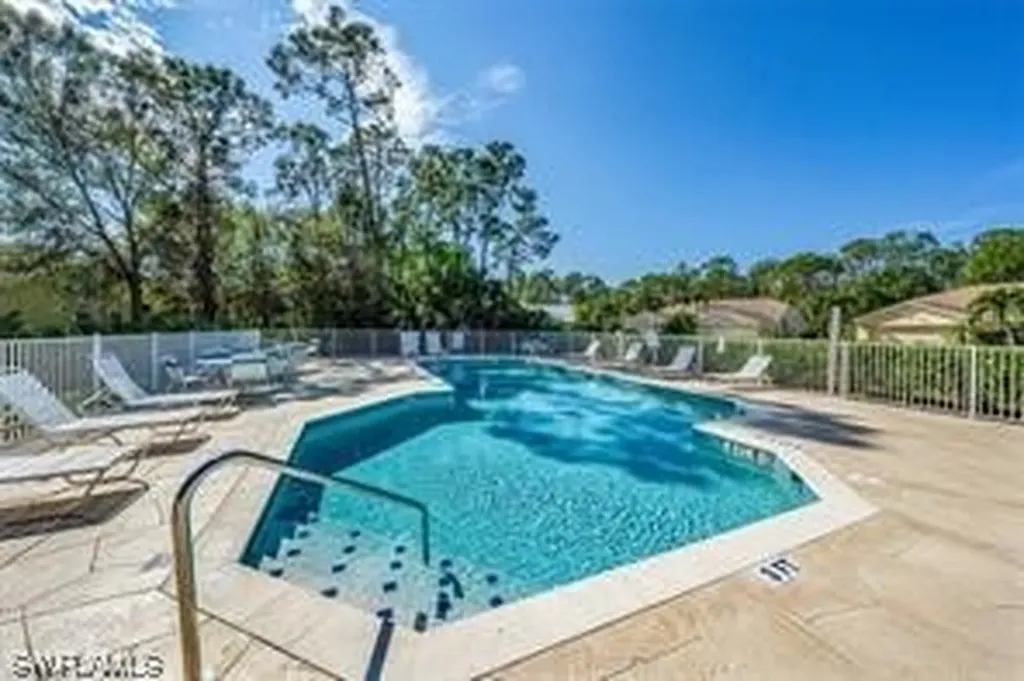 5485 Whitten Drive Naples FL 34104