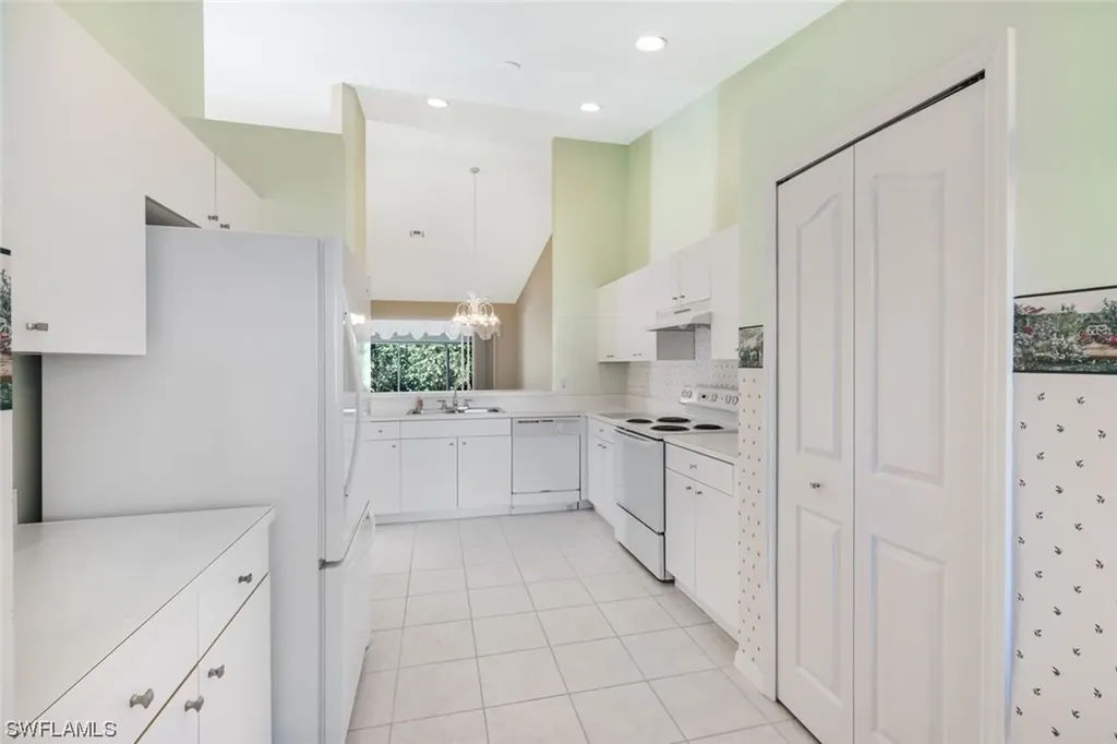 5485 Whitten Drive Naples FL 34104