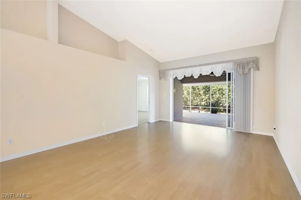 5485 Whitten Drive Naples FL 34104