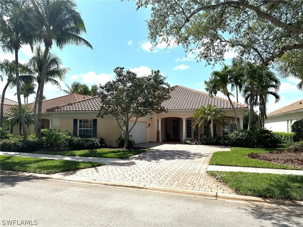 Naples FL, 4811 Martinique Way