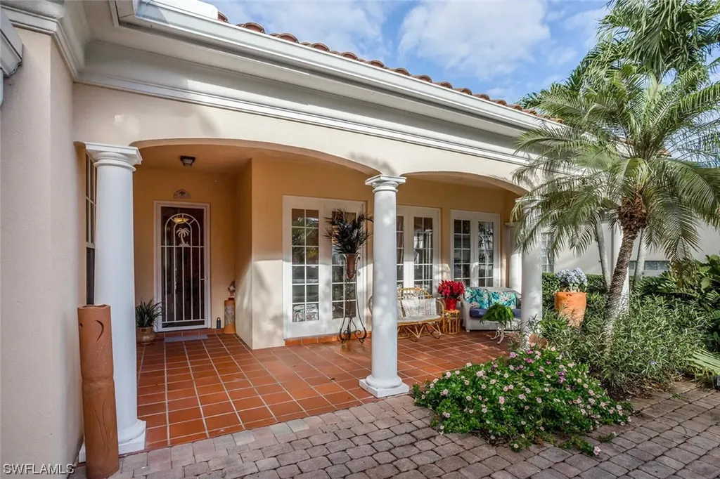 4811 Martinique Way Naples FL 34119